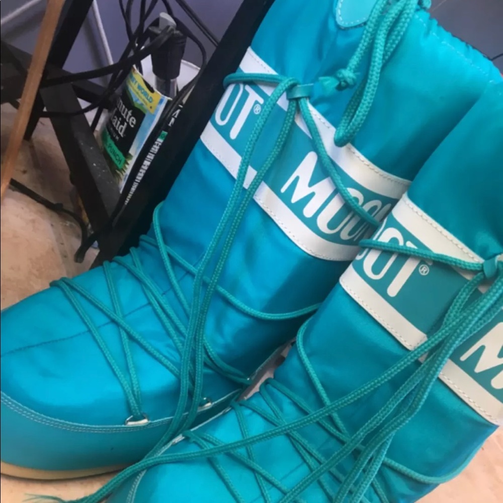 Moon boots